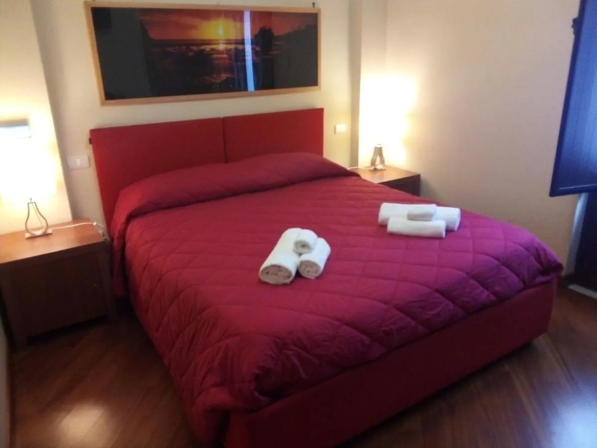Appartamento Mazzini House Aeroporto di Catania Fontana Rossa 0*,  Italia